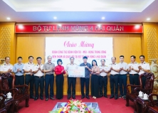 BỆNH VIỆN TAI MŨI HỌNG TRUNG ƯƠNG THĂM VÀ LÀM VIỆC VỚI BỘ TƯ LỆNH VÙNG 4 HẢI QUÂN