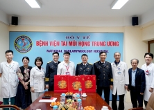 BỆNH VIỆN TAI MŨI HỌNG TRUNG ƯƠNG ĐÓN TIẾP ĐOÀN BỘ TƯ LỆNH HẢI QUÂN VÙNG 4 ĐẾN THĂM VÀ CHÚC TẾT