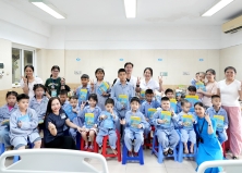 LAN TỎA YÊU THƯƠNG ĐẾN CÁC BỆNH NHI NHÂN NGÀY QUỐC TẾ THIẾU NHI 1/6 LAN TỎA YÊU THƯƠNG ĐẾN CÁC BỆNH NHI NHÂN NGÀY QUỐC TẾ THIẾU NHI 1/6