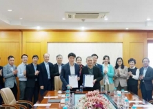 Bệnh viện Tai Mũi Họng Trung ương và Trường Đại học Y dược, ĐHQGHN ký kết biên bản ghi nhớ hợp tác