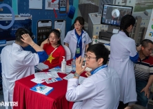 HÀNG TRĂM BÁC SĨ RA QUÂN, KHÁM VÀ SÀNG LỌC MIỄN PHÍ CHO HƠN 10.000 NGƯỜI