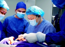 TRUNG TÂM UNG BƯỚU VÀ PHẪU THUẬT ĐẦU CỔ - BỆNH VIỆN TAI MŨI HỌNG TRUNG ƯƠNG: NƠI HỘI TỤ TRI THỨC, KỸ THUẬT VÀ LÒNG NHÂN ÁI