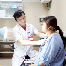 UNG THƯ TUYẾN GIÁP: ĐỪNG QUÁ SỢ, NHƯNG CŨNG ĐỪNG CHỦ QUAN