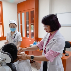 BỆNH NHI 12 TUỔI MẮC CHOLESTEATOMA TRÊN NỀN DỊ TẬT TAI BẨM SINH PHỨC TẠP