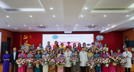 BỆNH VIỆN TAI MŨI HỌNG TRUNG ƯƠNG TỔ CHỨC KỶ NIỆM NGÀY QUỐC TẾ PHỤ NỮ 8/3