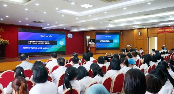 TẬP HUẤN: CẬP NHẬT KIẾN THỨC VỀ AN TOÀN NGƯỜI BỆNH