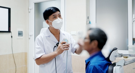 HOÃN CƯỚI VÌ BẤT NGỜ PHÁT HIỆN UNG THƯ