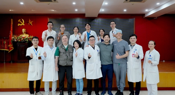 TRAO ĐỔI CHUYÊN MÔN VỚI CÁC CHUYÊN GIA TỔ CHỨC HUGS (HOA KỲ)