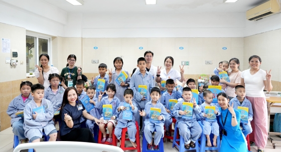 LAN TỎA YÊU THƯƠNG ĐẾN CÁC BỆNH NHI NHÂN NGÀY QUỐC TẾ THIẾU NHI 1/6 