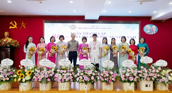 BỆNH VIỆN TAI MŨI HỌNG TRUNG ƯƠNG TÔN VINH NHỮNG ĐÓNG GÓP CỦA NỮ VIÊN CHỨC, NGƯỜI LAO ĐỘNG NHÂN NGÀY PHỤ NỮ VIỆT NAM 20/10