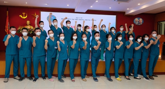 Hỗ trợ TP Hồ Chí Minh chống dịch COVID-19: Sự thúc giục của trái tim và lương tâm người thầy thuốc Hỗ trợ TP Hồ Chí Minh chống dịch COVID-19: Sự thúc giục của trái tim và lương tâm người thầy thuốc