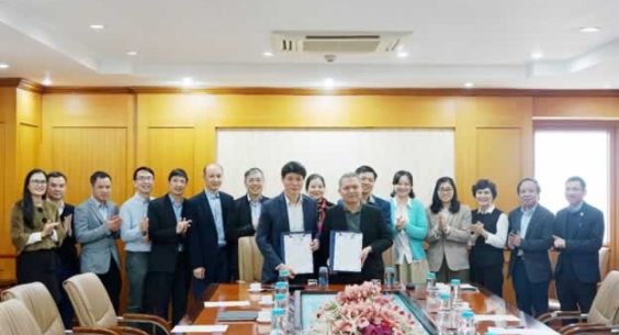 Bệnh viện Tai Mũi Họng Trung ương và Trường Đại học Y dược, ĐHQGHN ký kết biên bản ghi nhớ hợp tác