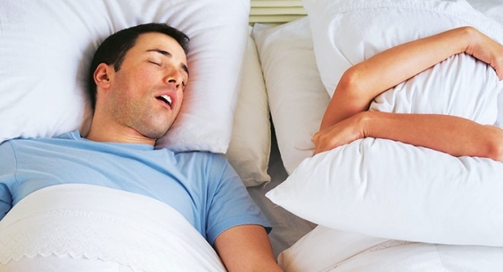 NGỦ NGÁY VÀ NGƯNG THỞ KHI NGỦ: "SÁT THỦ" THẦM LẶNG TRONG ĐÊM