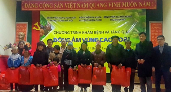 Chương trình khám chữa bệnh và tặng quà: Đông ấm vùng cao 2021